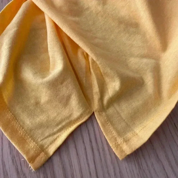 🆕 Stay kind yellow cropped graphic tee L🆕 - Picture 3 of 7